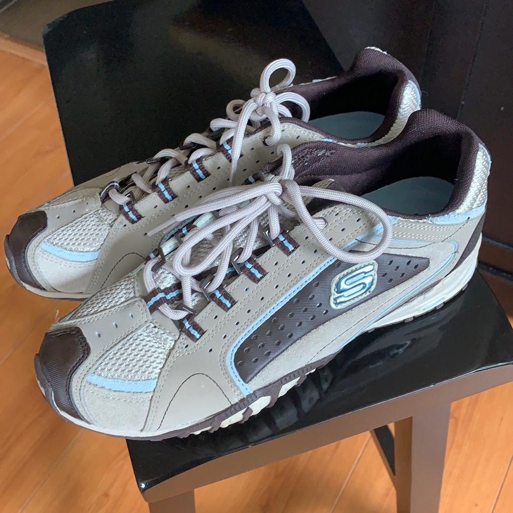 NEW sketchers walking shoes brown and light blue